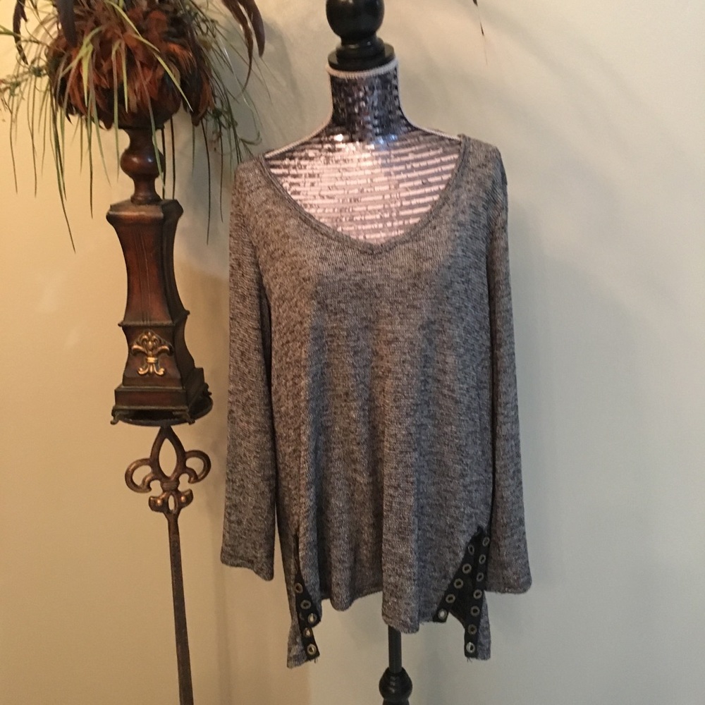 SJS Sweater - Picture 1 of 4